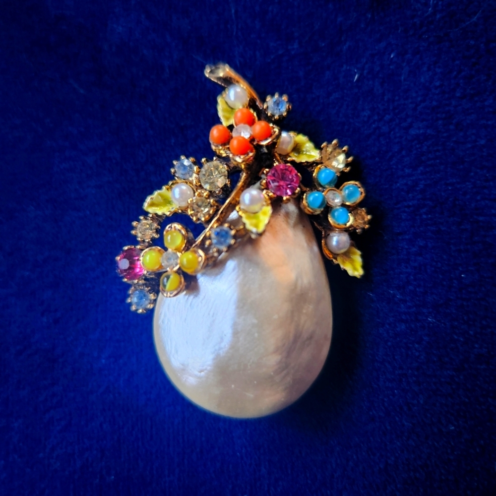 Elegant Pearl Pendant with Colorful Floral Accents